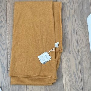 Garnet Hill 100% cashmere wrap